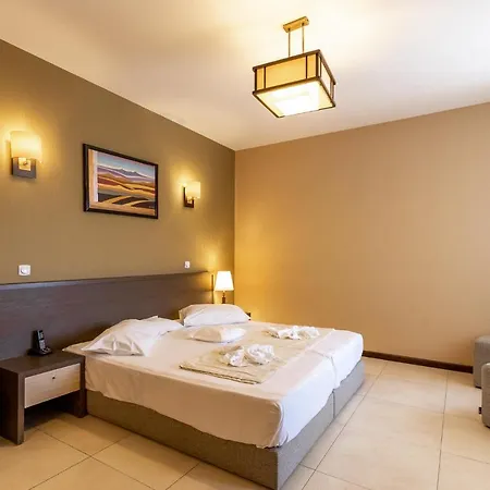 By Tony Hotel Mamaja