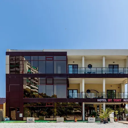 מלון By Tony