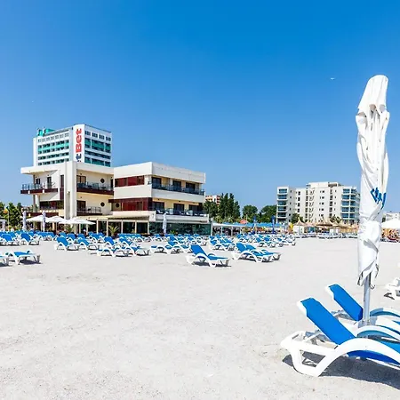 By Tony Hotel Mamaia