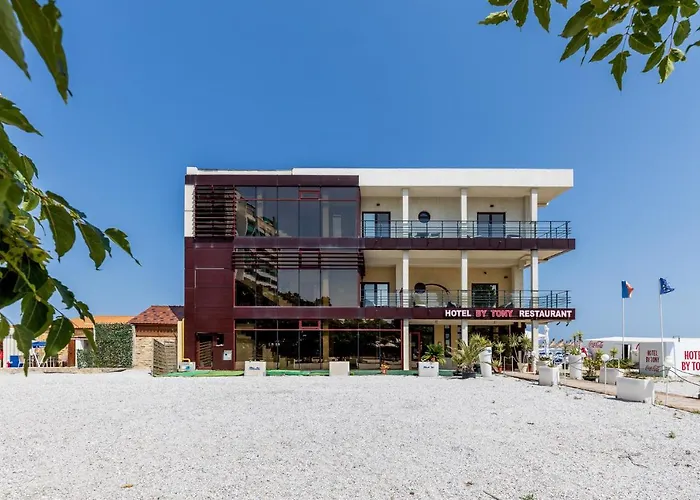 מלון By Tony מאמאיה
