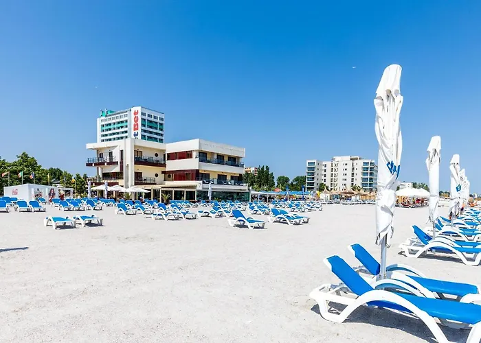 By Tony מלון מאמאיה